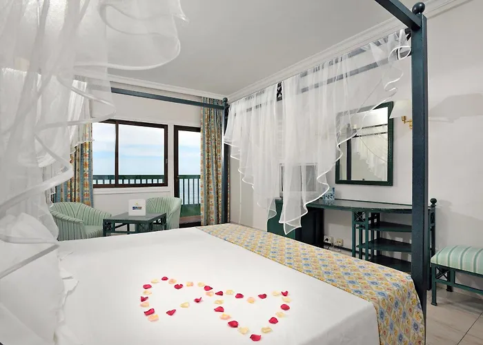 拉克鲁斯港特内里费阳光酒店